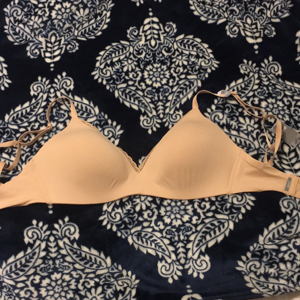 Nude wireless bra